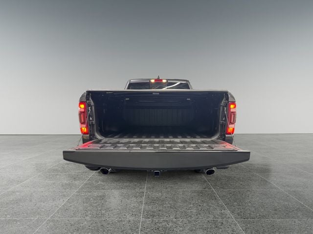 2022 RAM 1500 Laramie Crew Cab 4x4 5'7' Box