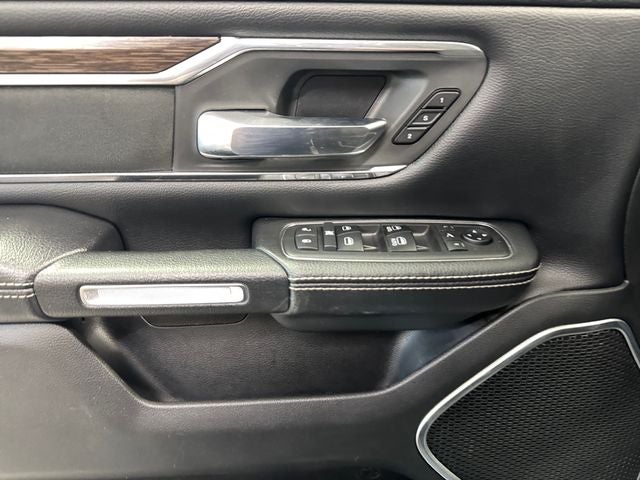 2019 RAM 1500 Laramie Crew Cab 4x4 5'7' Box