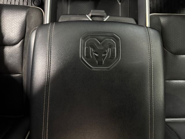 2020 RAM 1500 Laramie Crew Cab 4x4 5'7' Box
