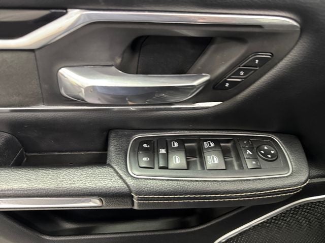 2020 RAM 1500 Laramie Crew Cab 4x4 5'7' Box