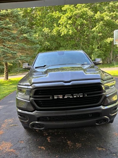 2020 RAM 1500 Laramie Crew Cab 4x4 5'7' Box