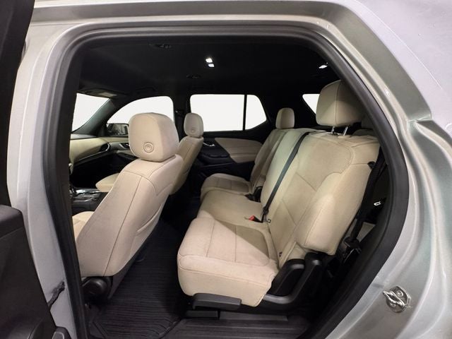 2022 Chevrolet Traverse AWD LS