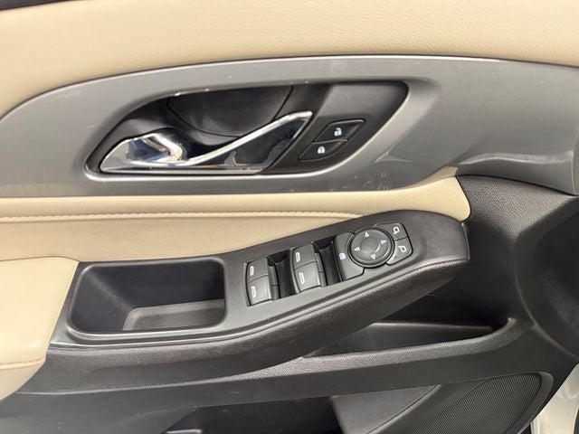 2022 Chevrolet Traverse AWD LS
