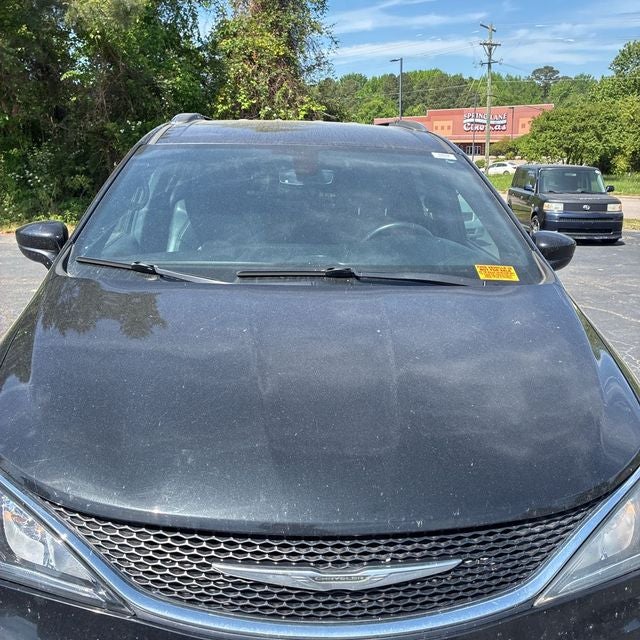 2020 Chrysler Pacifica Touring L 3.6 Liter V6 7 Passenger 3rd Row Seating