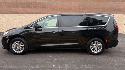 2023 Chrysler Pacifica Touring L 3.6 Liter V6 7 Passenger 3rd Row Seating