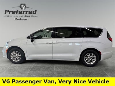 2024 Chrysler Pacifica Touring L