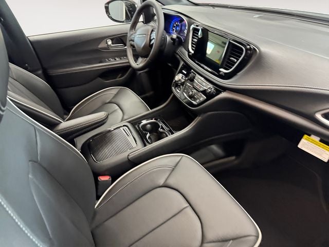 2027 Chrysler Pacifica PACIFICA LIMITED