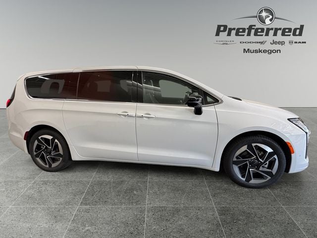2027 Chrysler Pacifica PACIFICA LIMITED