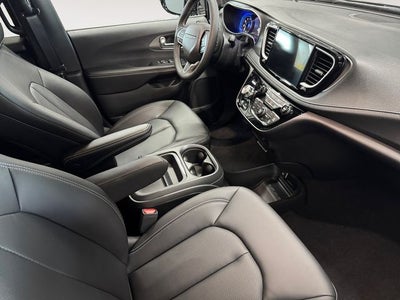 2027 Chrysler Pacifica PACIFICA SELECT AWD