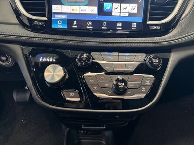 2027 Chrysler Pacifica PACIFICA SELECT AWD