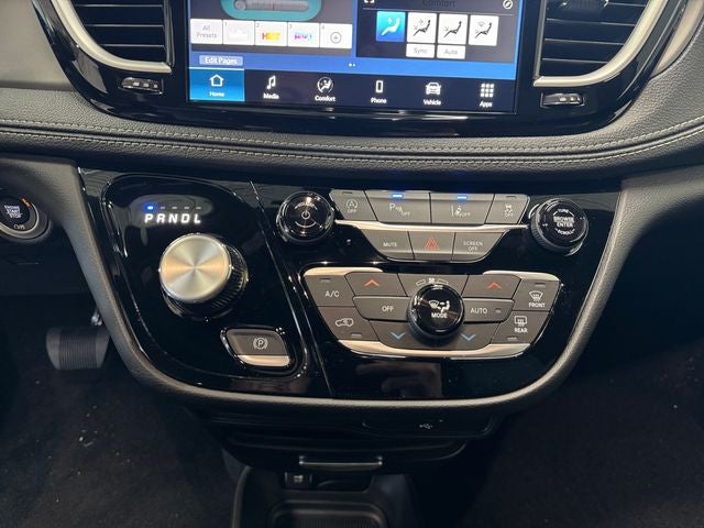 2027 Chrysler Pacifica PACIFICA SELECT AWD