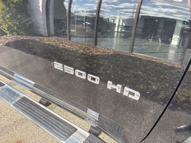 2022 Chevrolet Silverado 2500HD High Country 6.6 Liter V8 Turbodiesel Crew Cab 4WD