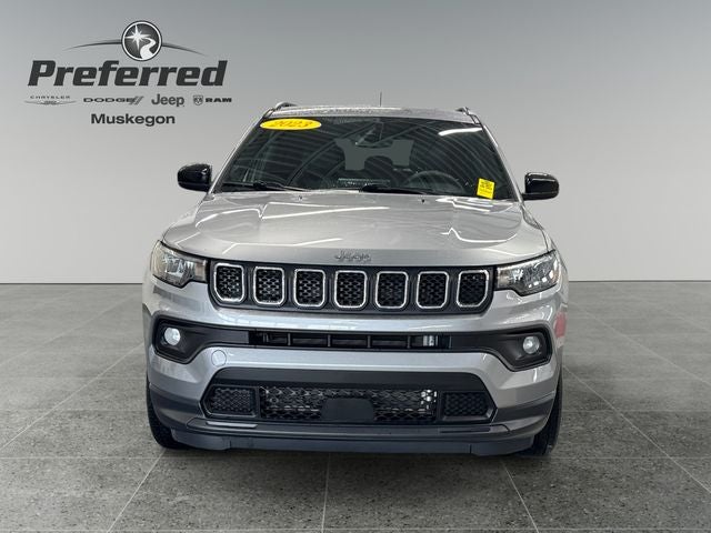 2023 Jeep Compass Latitude Lux FWD