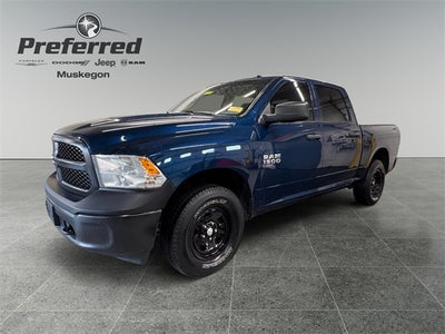 2020 RAM 1500 Classic Tradesman Crew Cab 4x4 5'7' Box