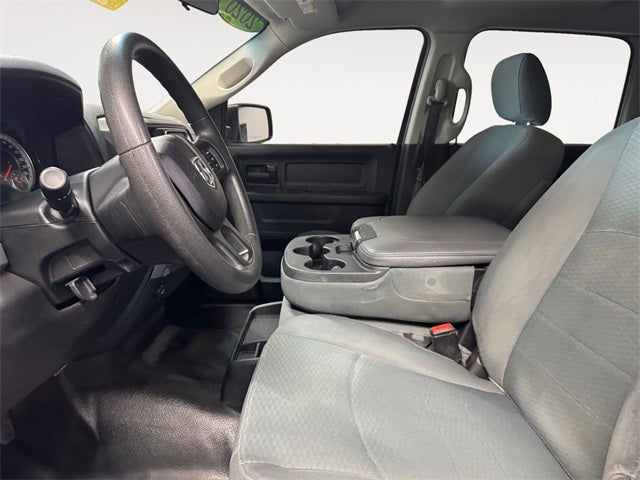 2020 RAM 1500 Classic Tradesman Crew Cab 4x4 5'7' Box