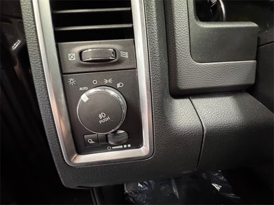 2018 RAM 1500 Big Horn Crew Cab 4x4 5'7' Box