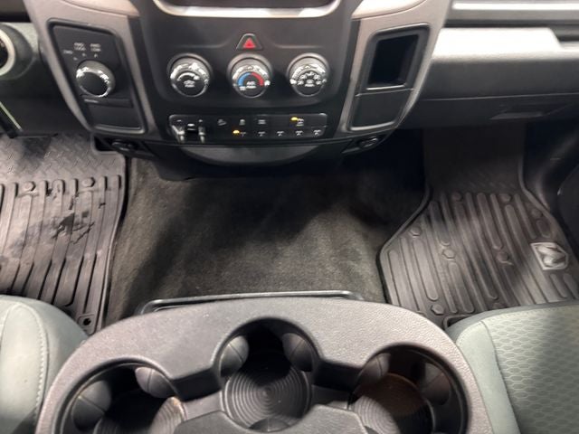 2017 RAM 2500 Tradesman Crew Cab 4x4 6'4' Box