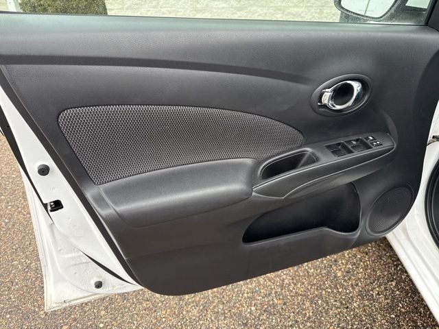 2015 Nissan Versa 1.6 SV