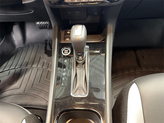 2024 Nissan Kicks SR Xtronic CVT