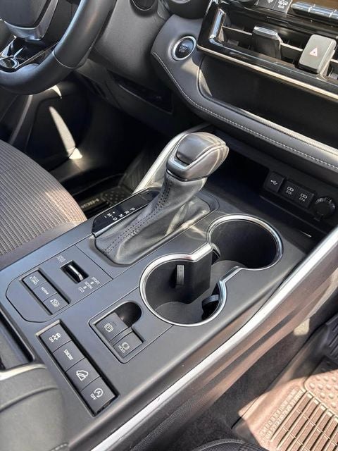 2020 Toyota Highlander LE
