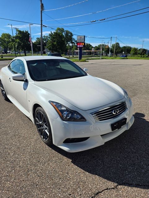 2015 INFINITI Q60 Base 3.7 Liter V6 2D Convertible Automatic