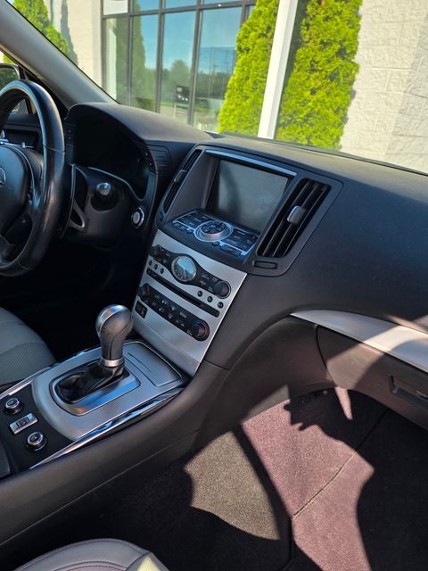 2015 INFINITI Q60 Base 3.7 Liter V6 2D Convertible Automatic