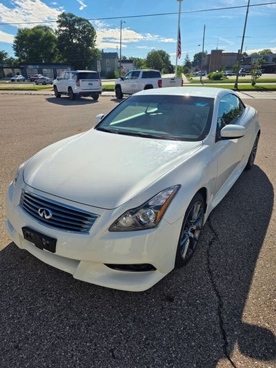 2015 INFINITI Q60 Base 3.7 Liter V6 2D Convertible Automatic