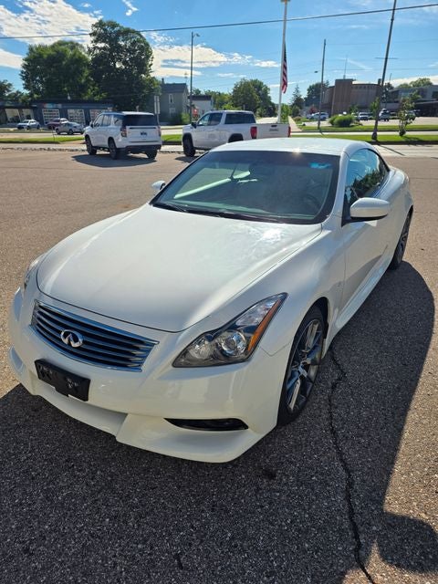 2015 INFINITI Q60 Base 3.7 Liter V6 2D Convertible Automatic