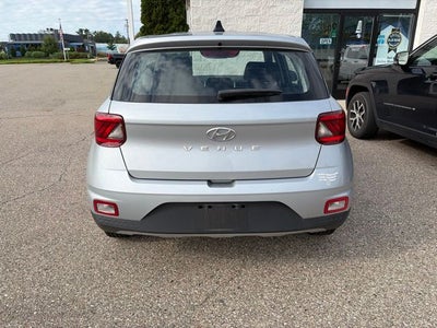2022 Hyundai Venue SE